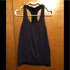 Women’s under armor tank top size medium